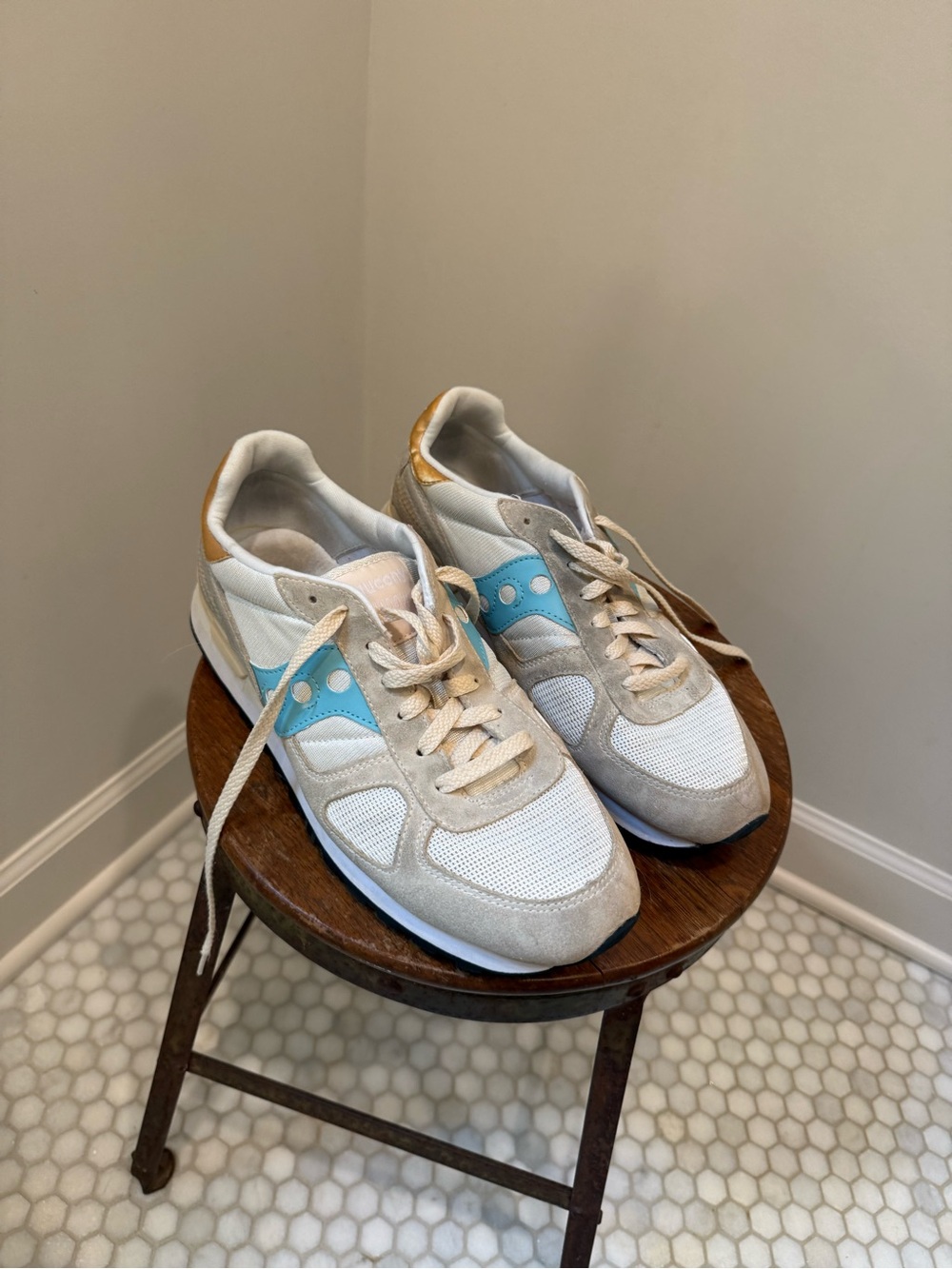 Women’s Saucony Shadow Original Vintage Unisex Low-Top Sneakers size 12